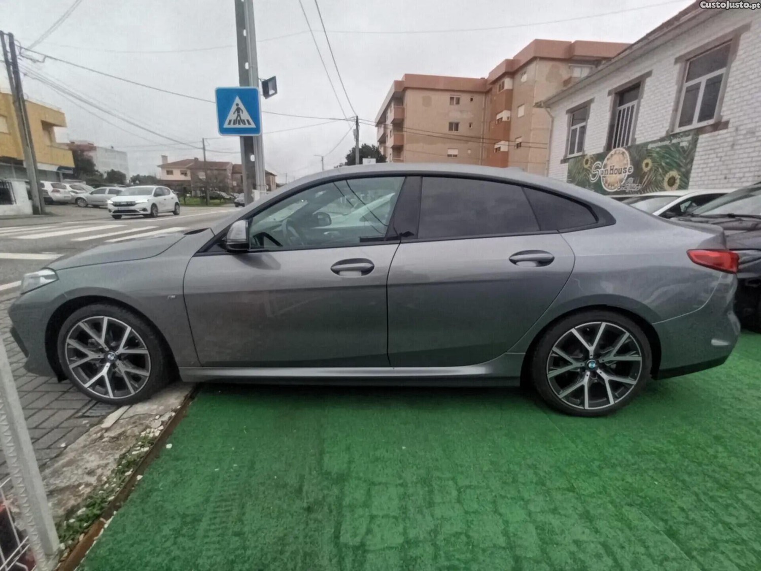 BMW 216 d Pack Desportivo M — fotografia 17