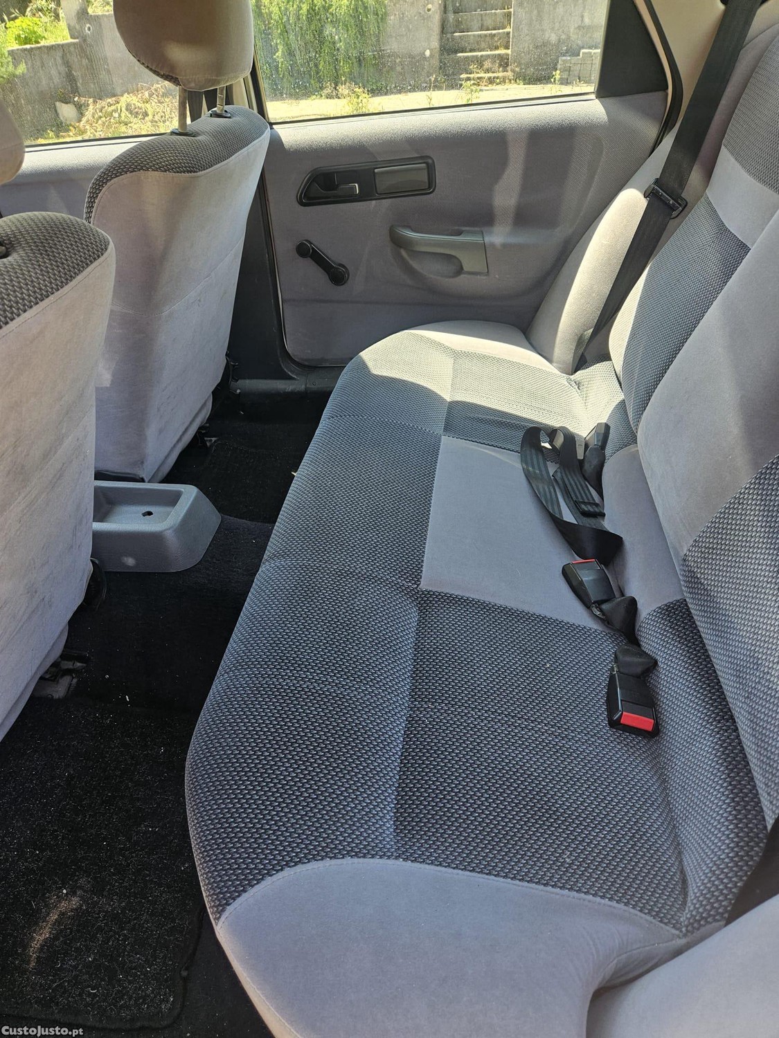 Ford Sierra 1.6 — fotografia 11
