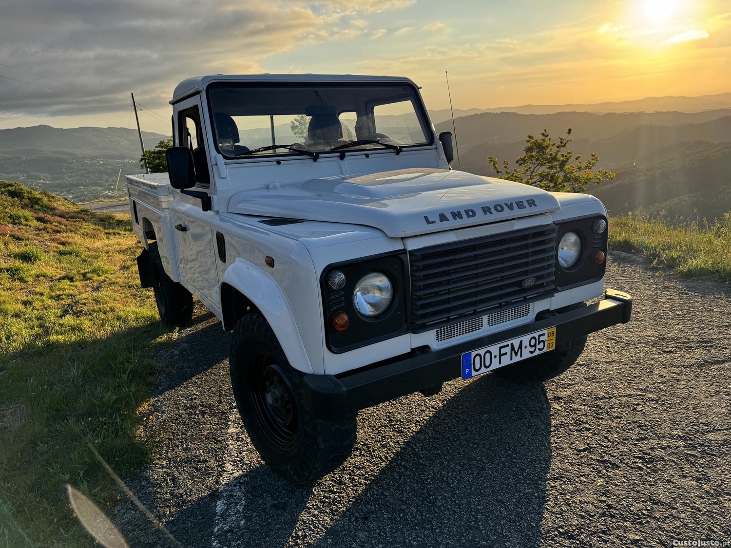 Land Rover Defender 110 HCPU 2.4 nacional — fotografia 4