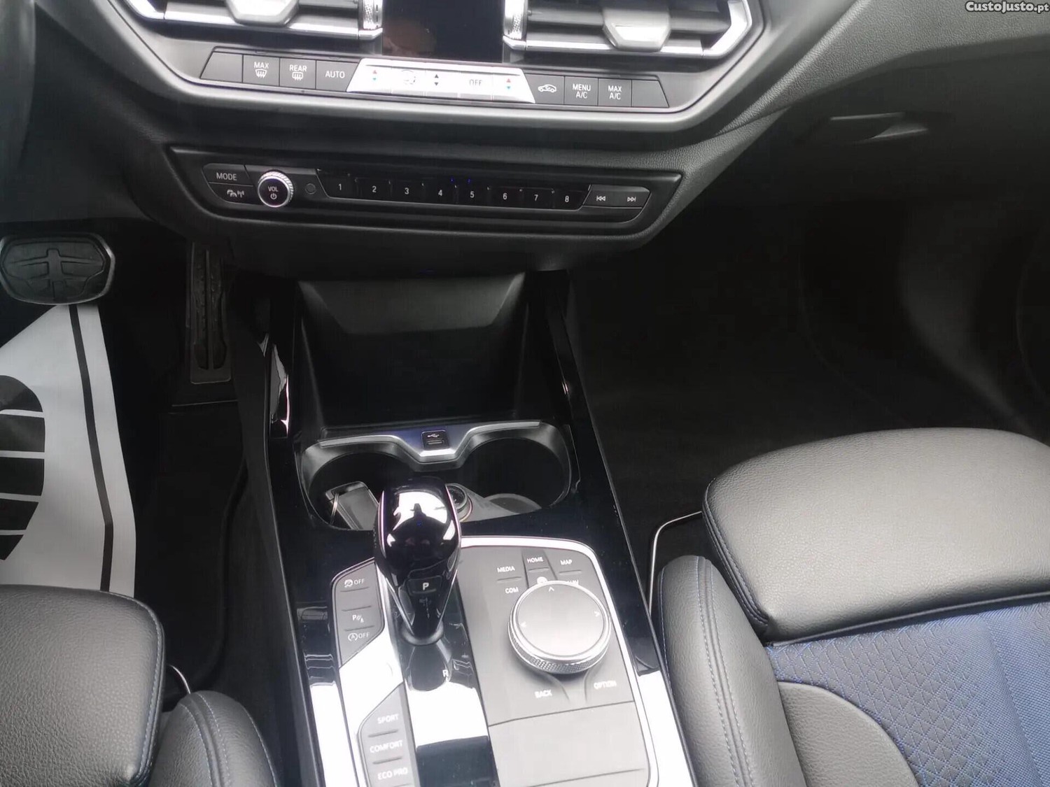 BMW 216 d Pack Desportivo M — fotografia 3