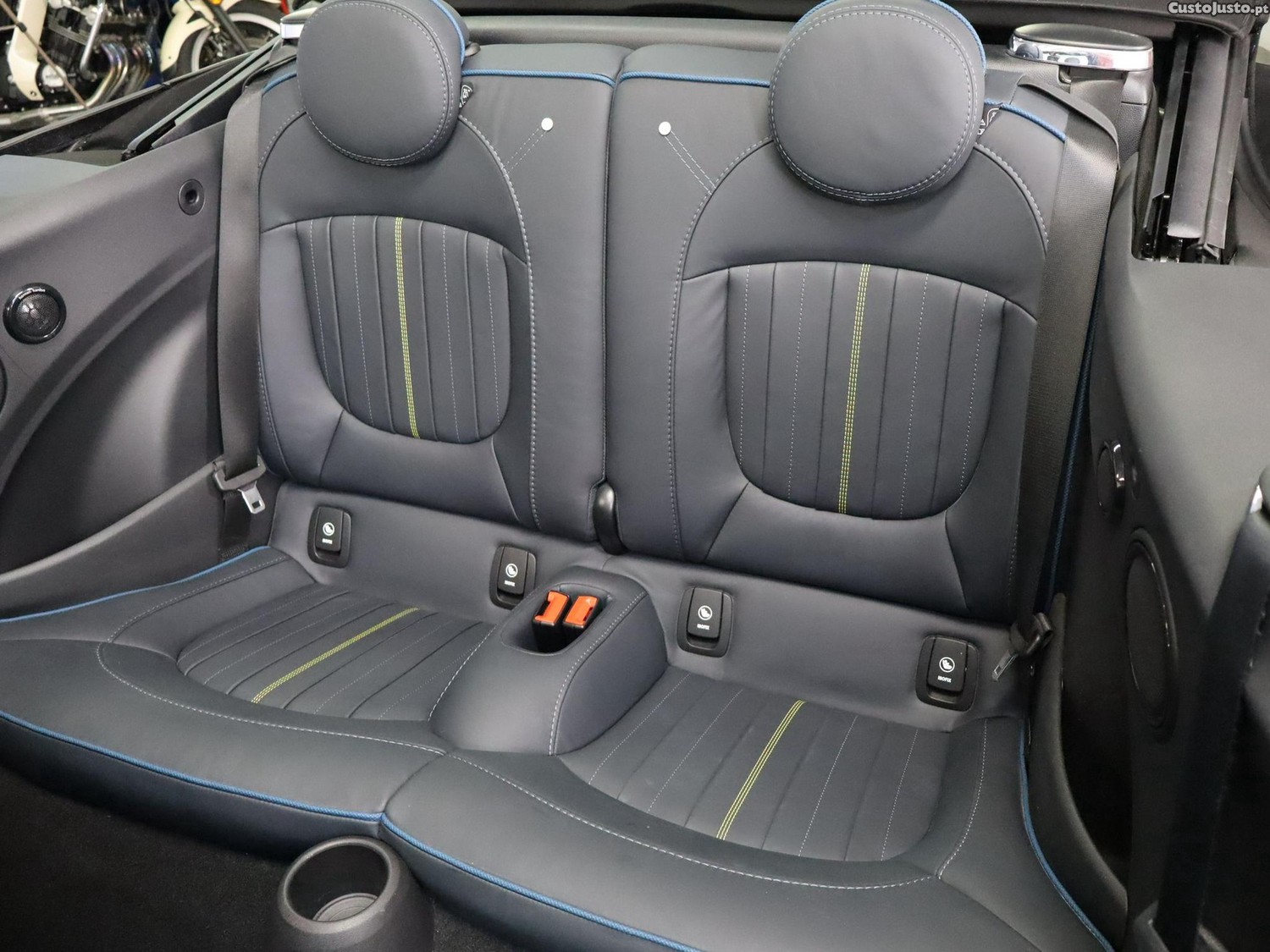 MINI Cabrio Cooper Premium Sidewalk Special Edition Auto — fotografia 16