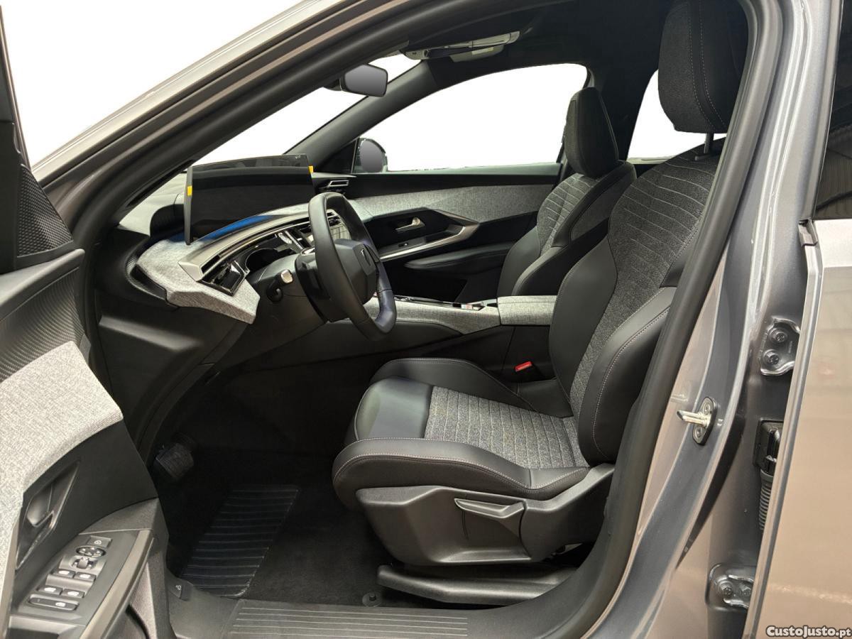 Peugeot 5008 1.2 Hybrid Allure e-DCS6 — fotografia 7
