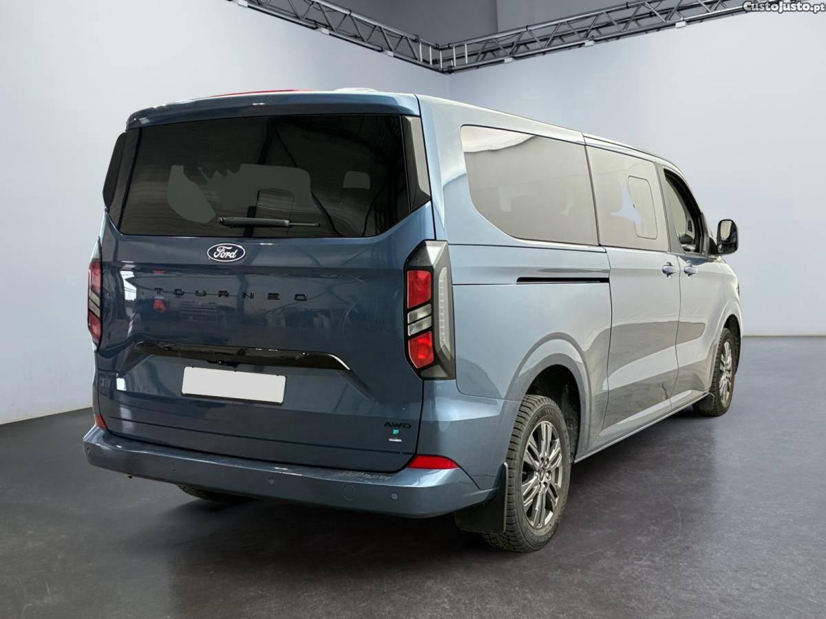 Ford Tourneo 2.0 EcoBlue L2H1 Titanium Aut. — fotografia 8