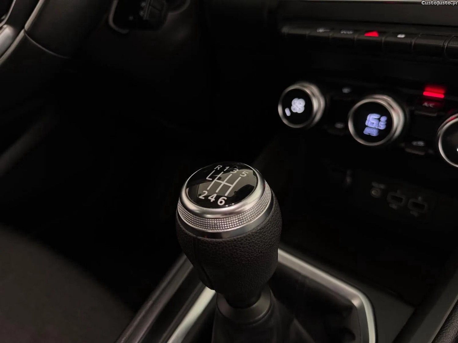 Renault Clio 1.0 Tce Corporate Edition — fotografia 7