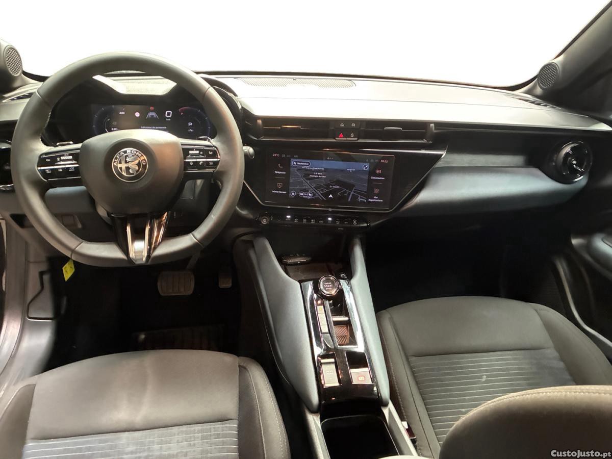 Alfa Romeo Junior 1.2 Ibrida eDCT6 — fotografia 6