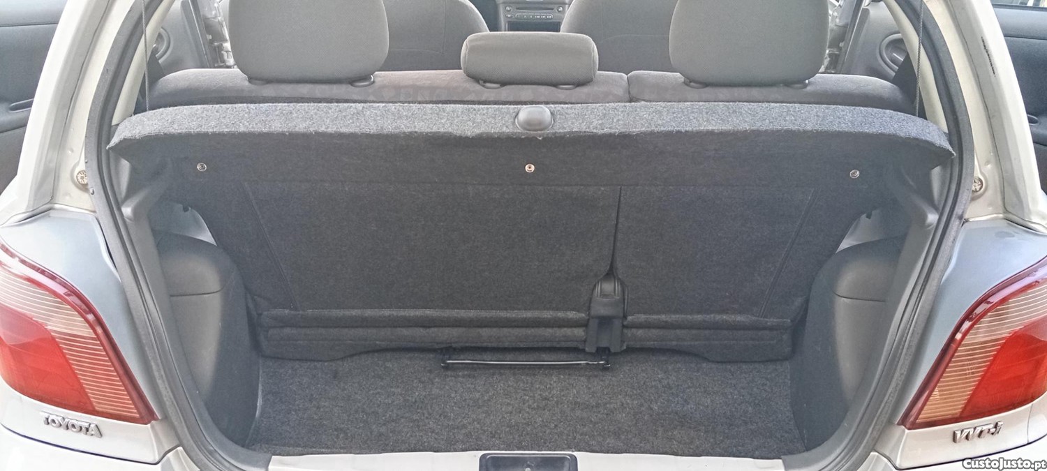 Toyota Yaris 1.0 VVTi, 1 único proprietário, com A/C , com apenas 152599km em ótimo estado. — fotografia 7
