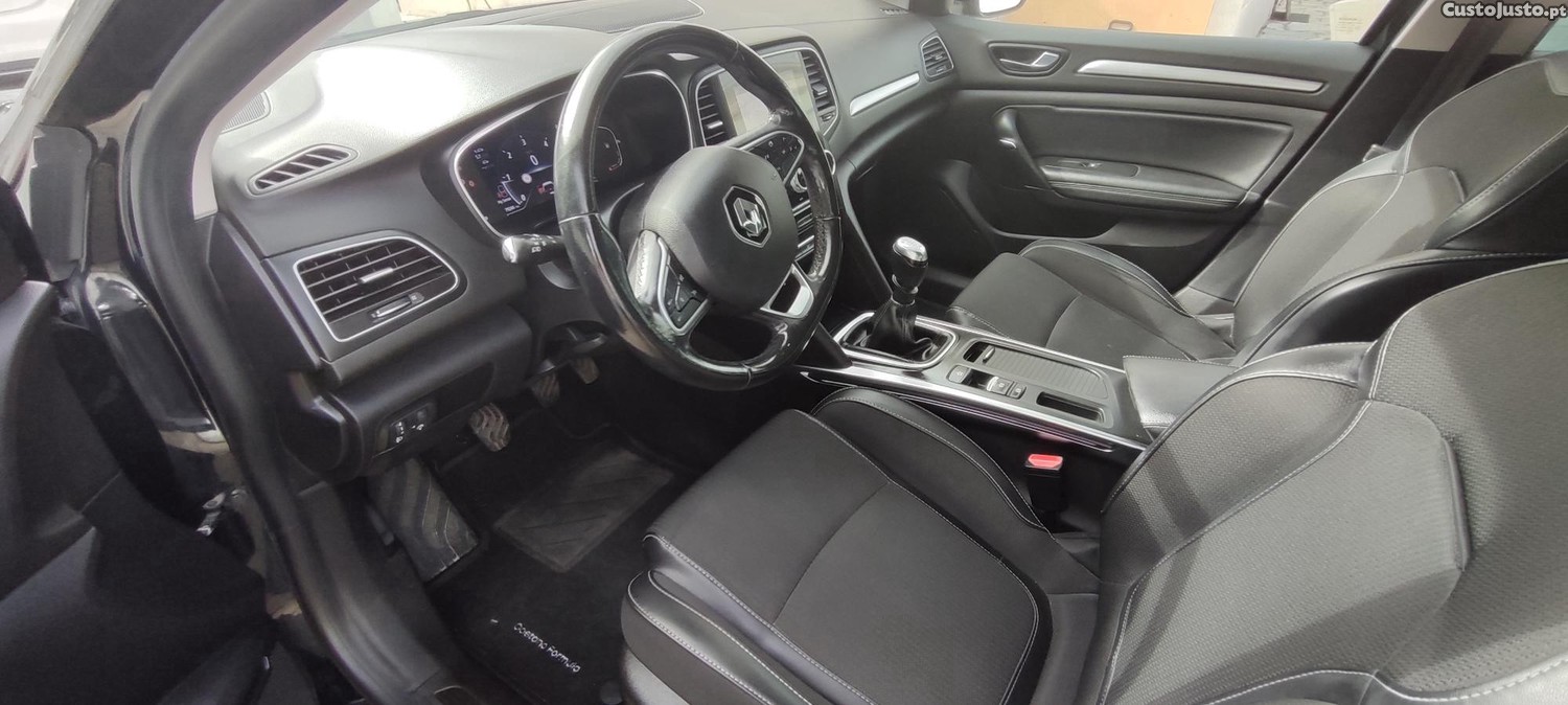 Renault Mégane 1.5 Blue dCi Intens — fotografia 3