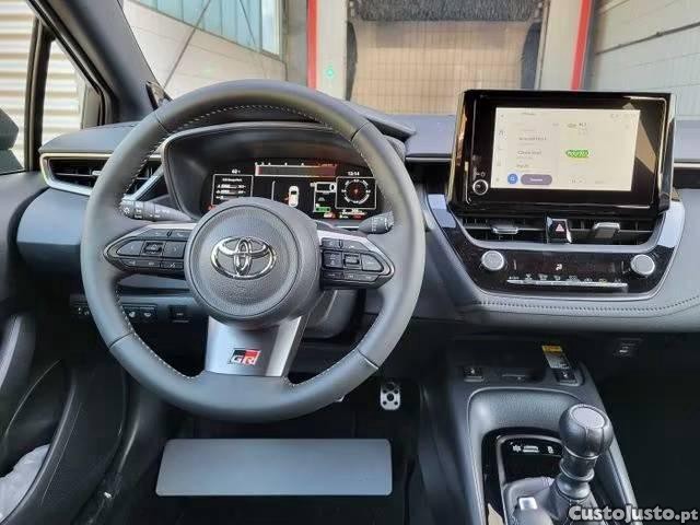 Toyota Corolla 1.8 GR CORE — fotografia 4