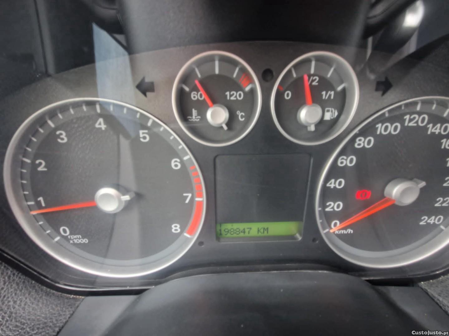 Ford Focus 1.6 Ti-VCT Ghia — fotografia 8