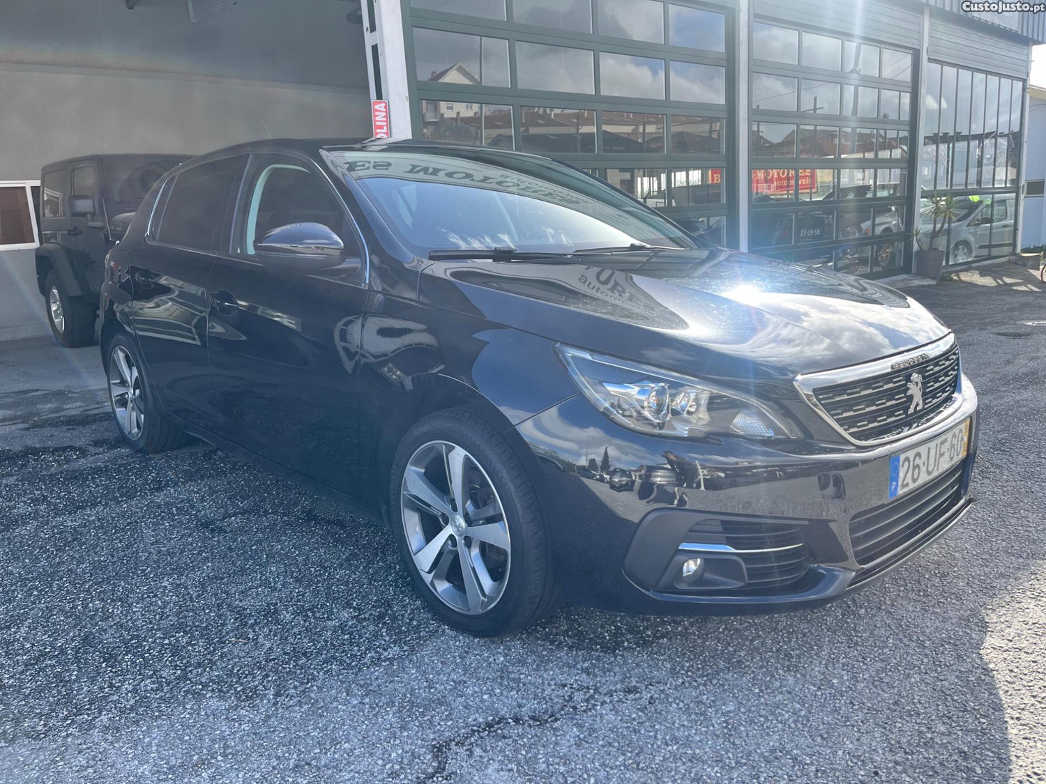 Peugeot 308 1.2 130 Allure — fotografia 12