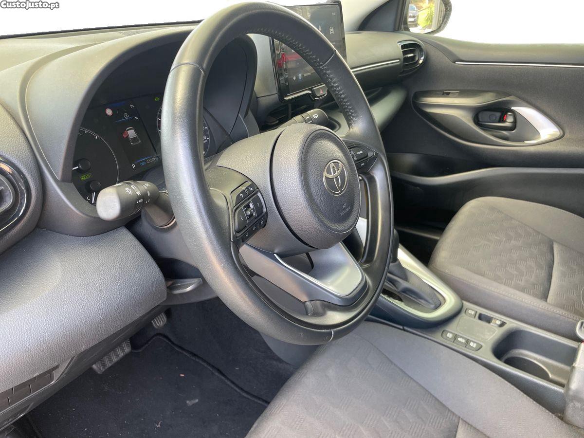 Toyota Yaris 1.5 HDF Comfort Plus — fotografia 8