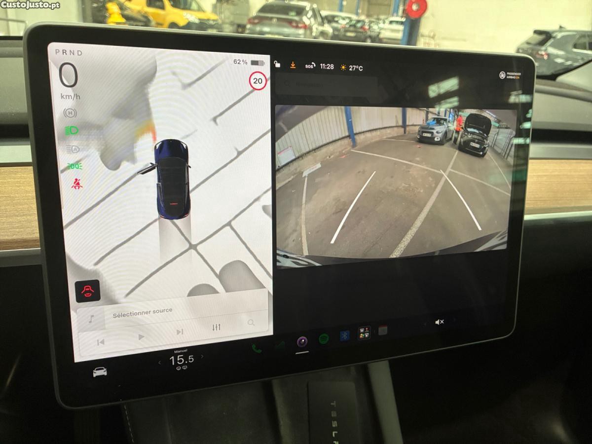 Tesla Model Y Long Range Dual Motor AWD — fotografia 5