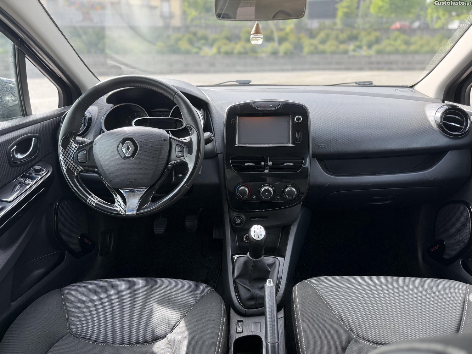 Renault Clio 1.5 Dci — fotografia 5