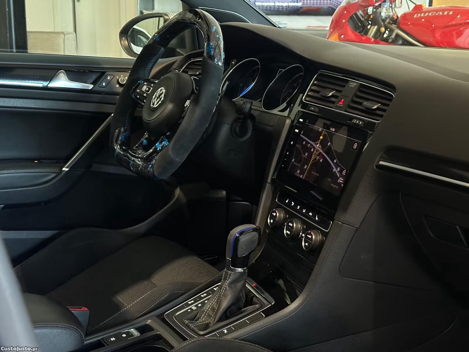 Volkswagen Golf Variant 2.0 TSI R 4Motion — fotografia 19