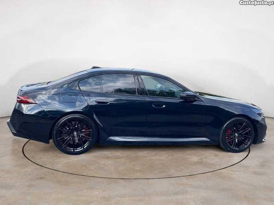 BMW M5 xDrive — fotografia 13