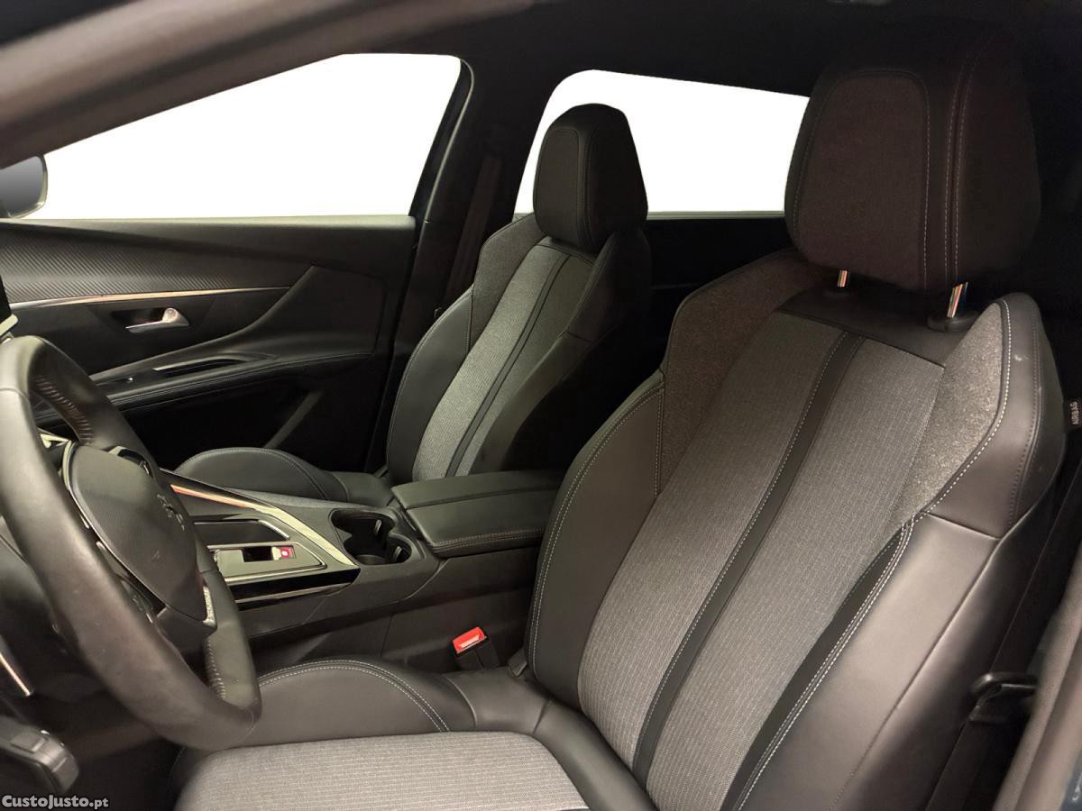 Peugeot 5008 Hybrid Allure Pack e-DCS6 — fotografia 7