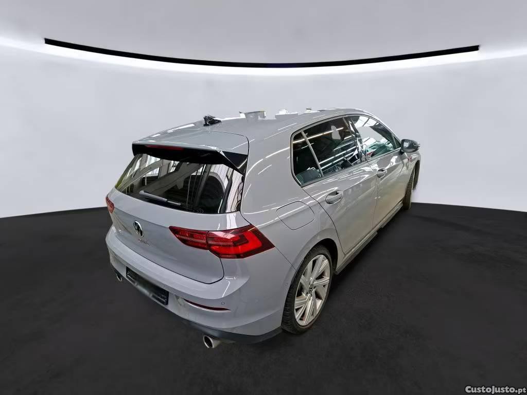 Volkswagen Golf 2.0 TSI GTI Matrix — fotografia 5