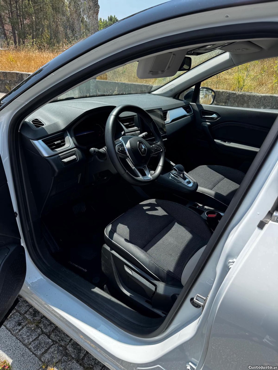 Renault Captur (E-Tech Hybrid) — fotografia 9