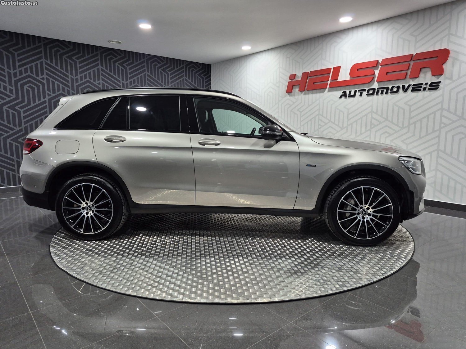Mercedes-Benz GLC 300 de 4Matic 9G-TRONIC AMG Line — fotografia 5
