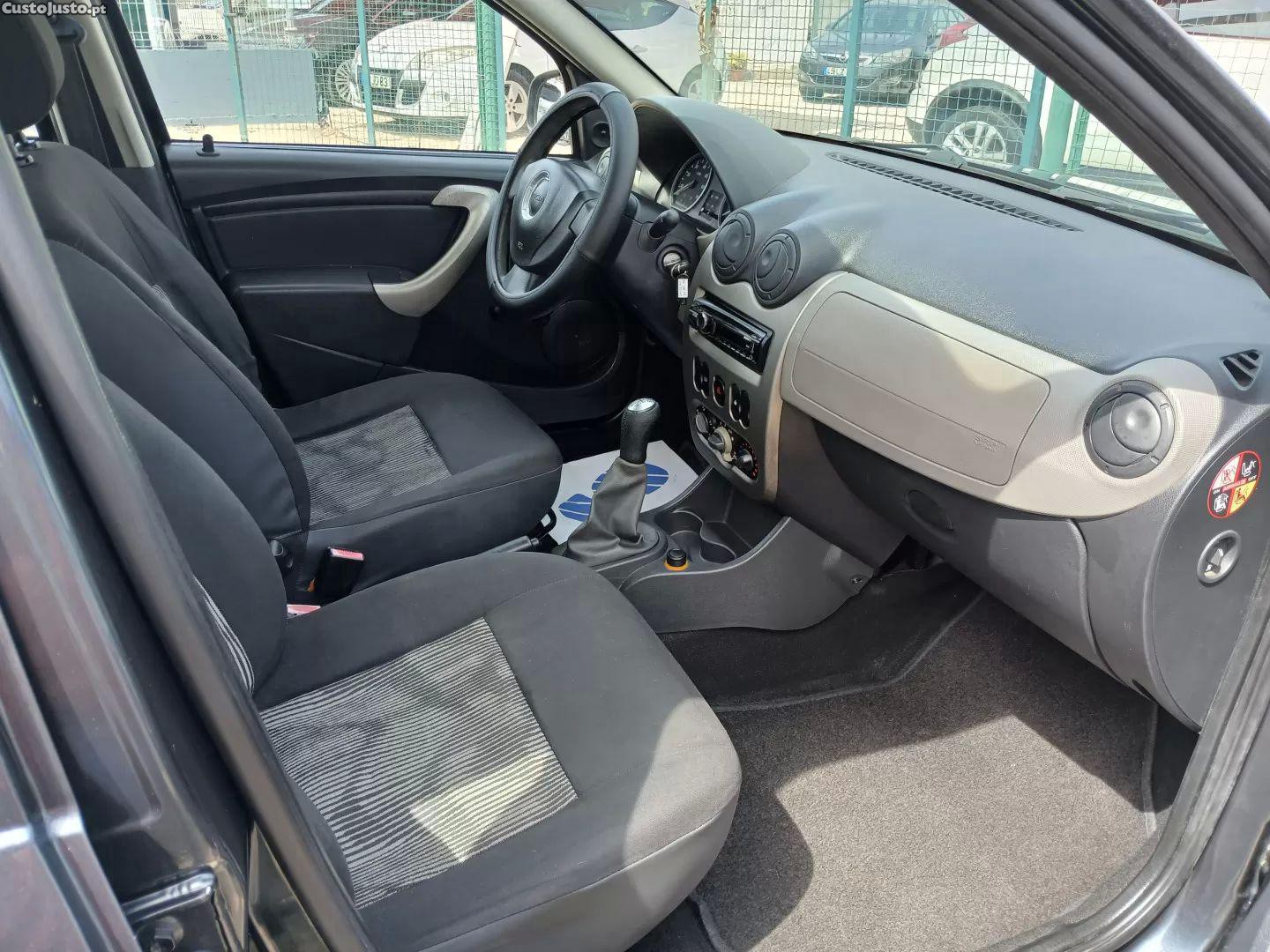 Dacia Sandero 1.2 16v confort — fotografia 5