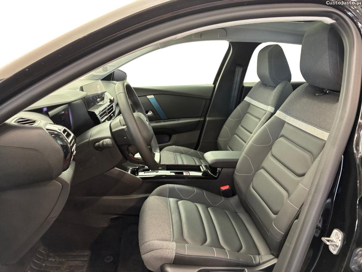 Citroën e-C4 50 kWh Shine — fotografia 10