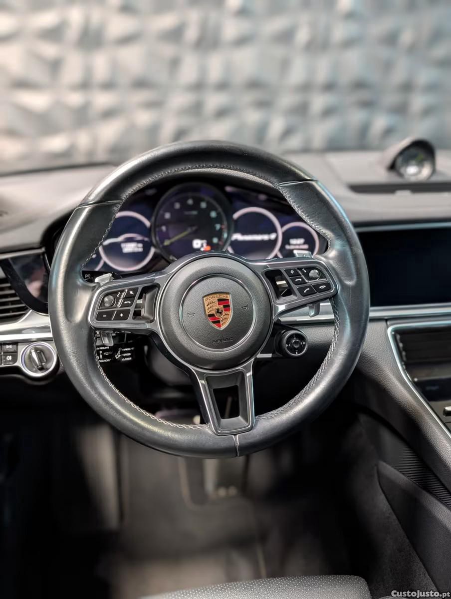 Porsche Panamera 4 E-Hybrid — fotografia 6