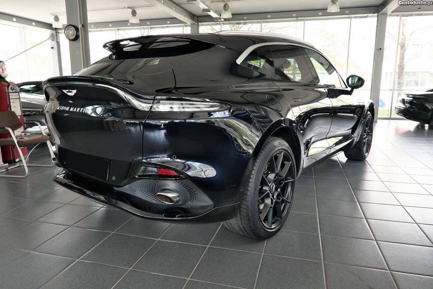 Aston Martin  4.0 V8 - 21 foto 2