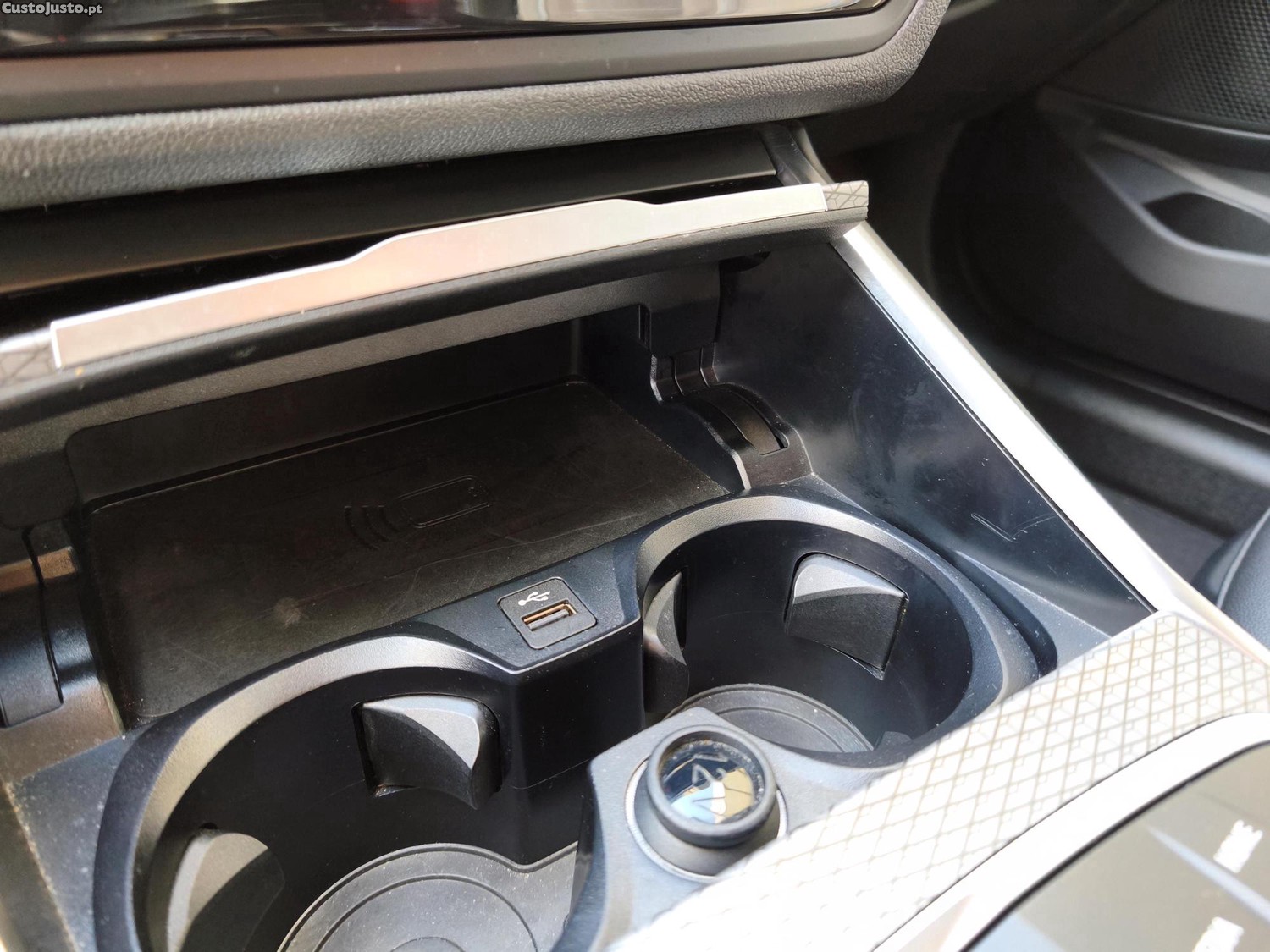 BMW 320 e Touring Pack M PHEV Nacional — fotografia 2