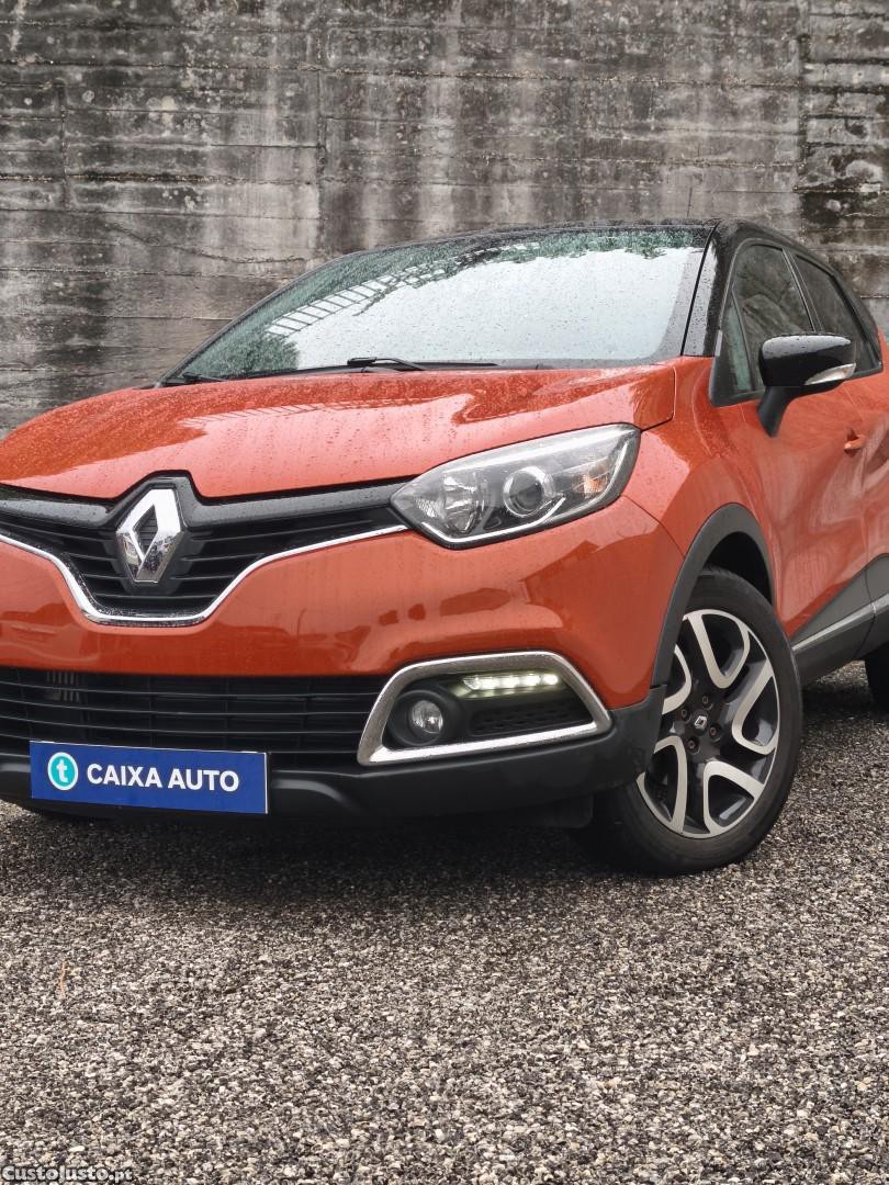 Renault Captur dCi 90 EDC Dynamique — fotografia 14