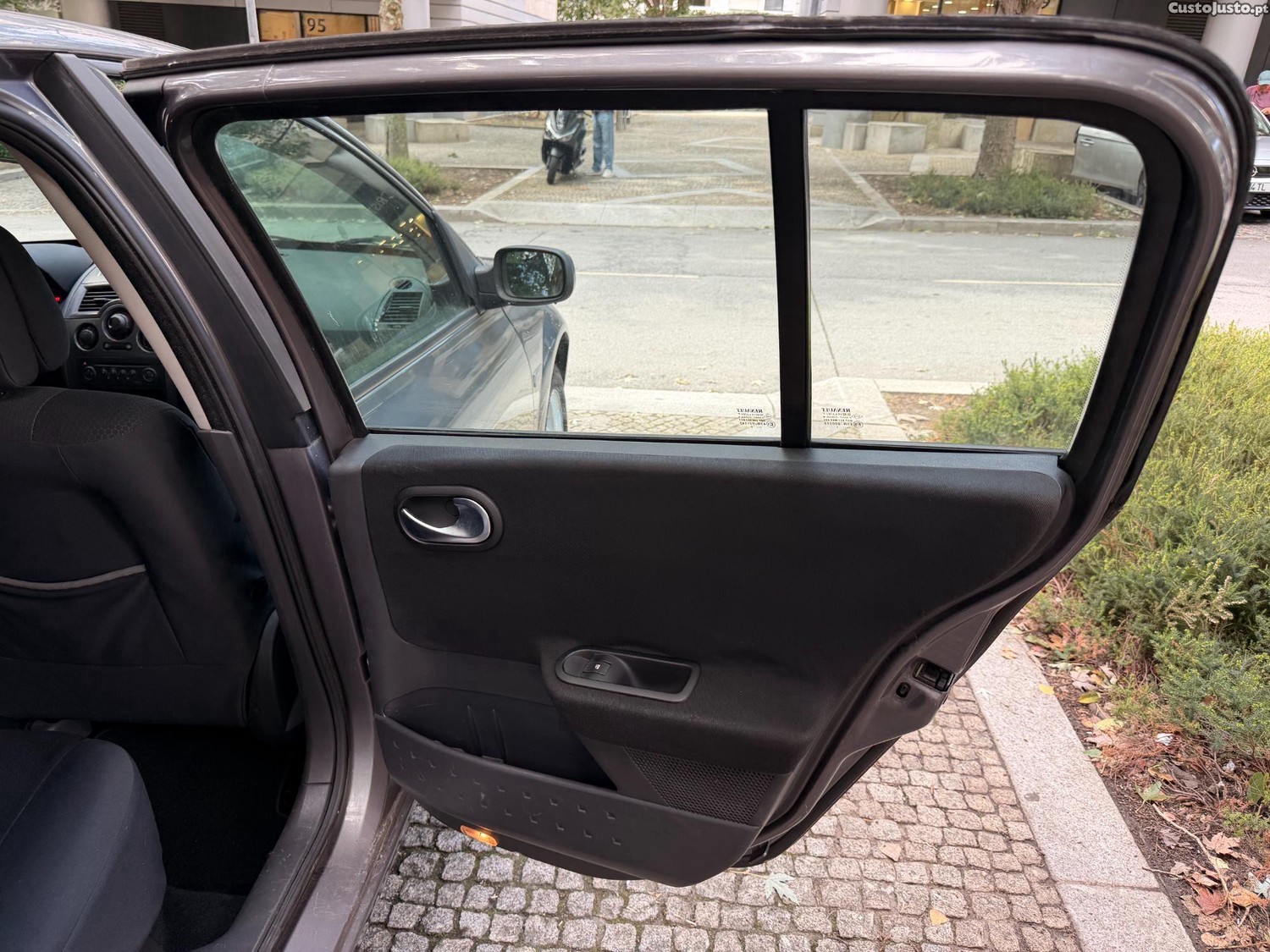 Renault Mégane 1.5 dci Confort — fotografia 7