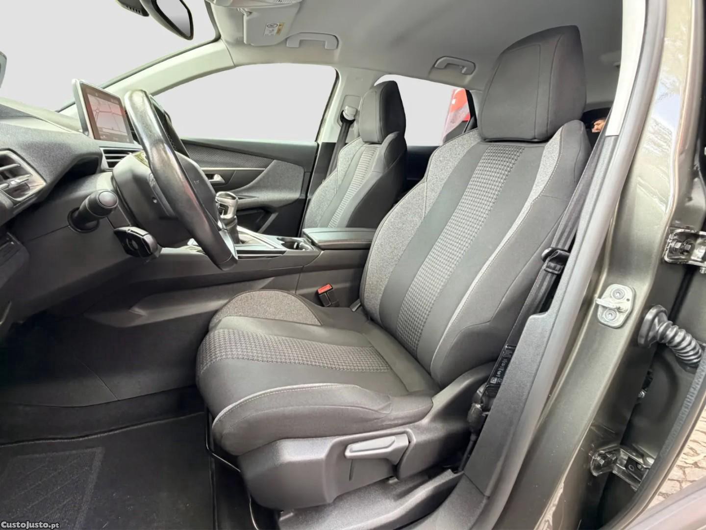 Peugeot 3008 1.5 BlueHDi Active Pack — fotografia 6
