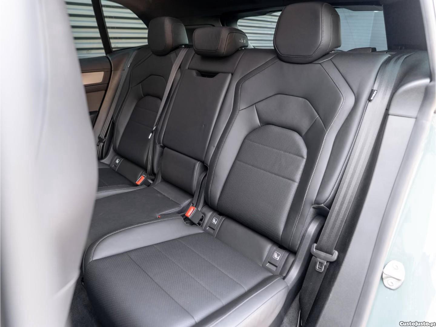 Porsche Cayenne Eletric — fotografia 3
