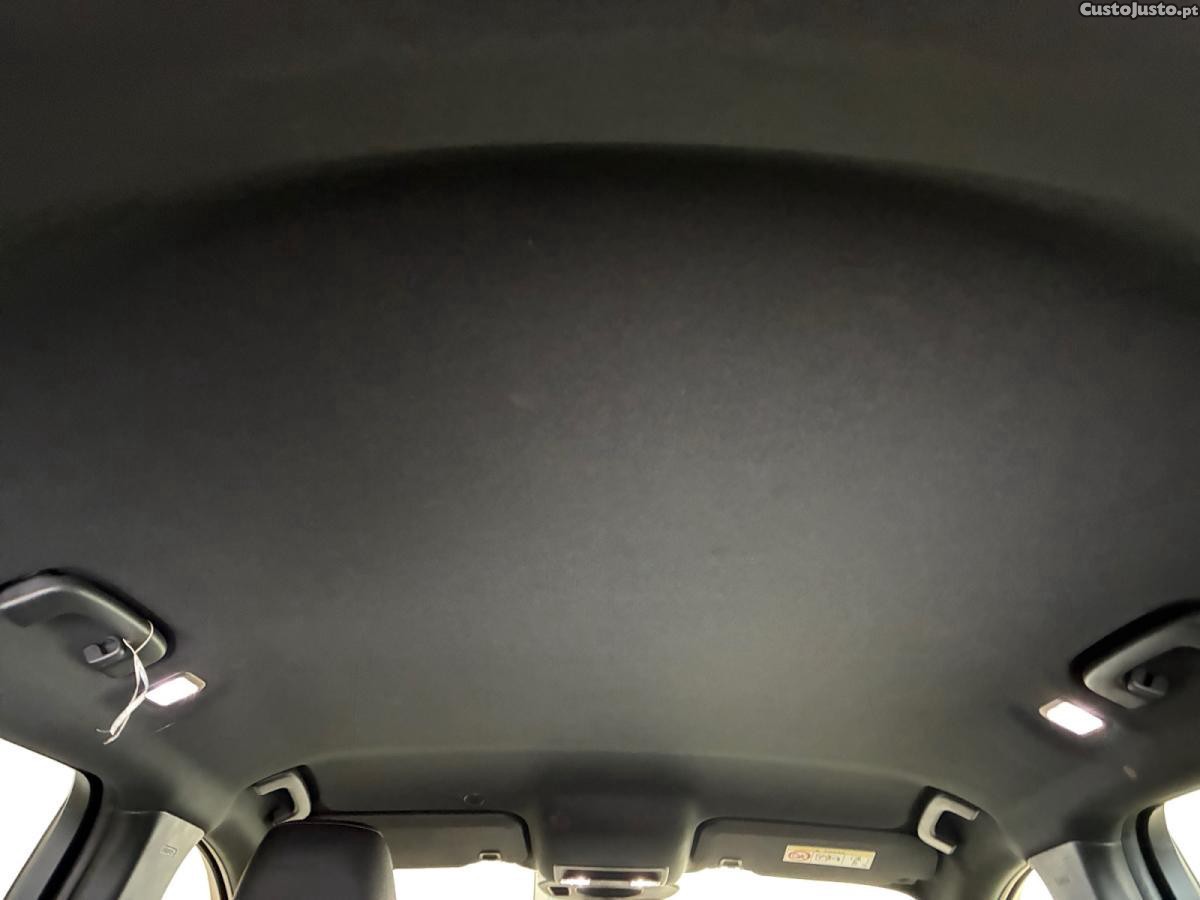 Ford Kuga 2.5 FlexiFuel FHEV ST-Line — fotografia 2