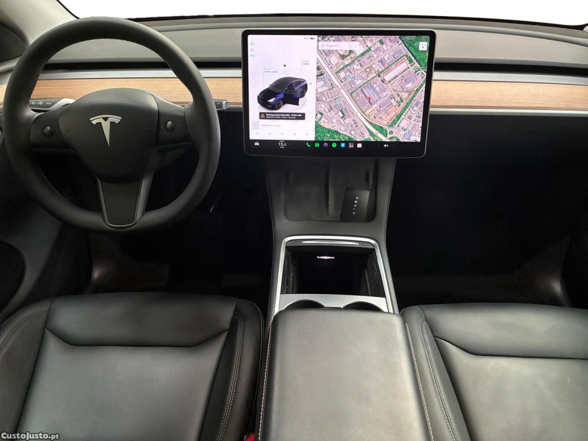 Tesla Model Y Long Range Dual Motor AWD — fotografia 8