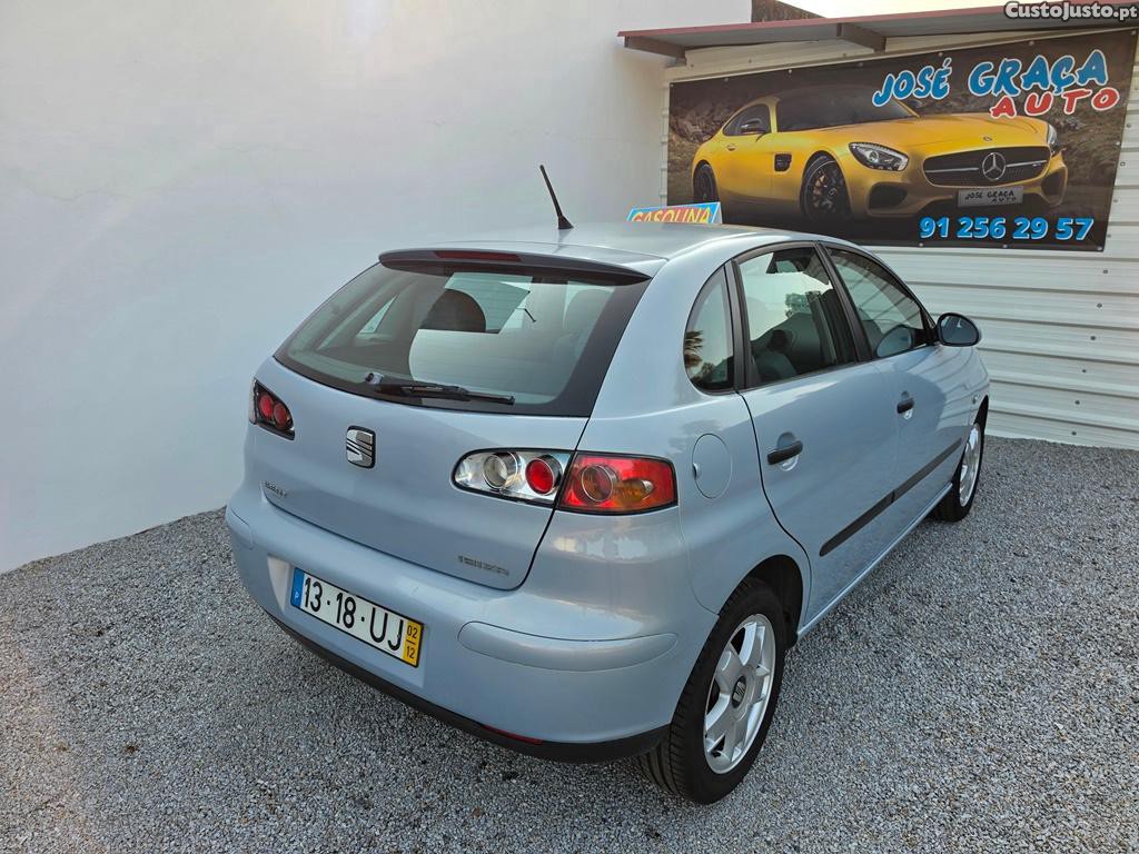 SEAT Ibiza 1.2i 65cv 12/2002 — fotografia 10