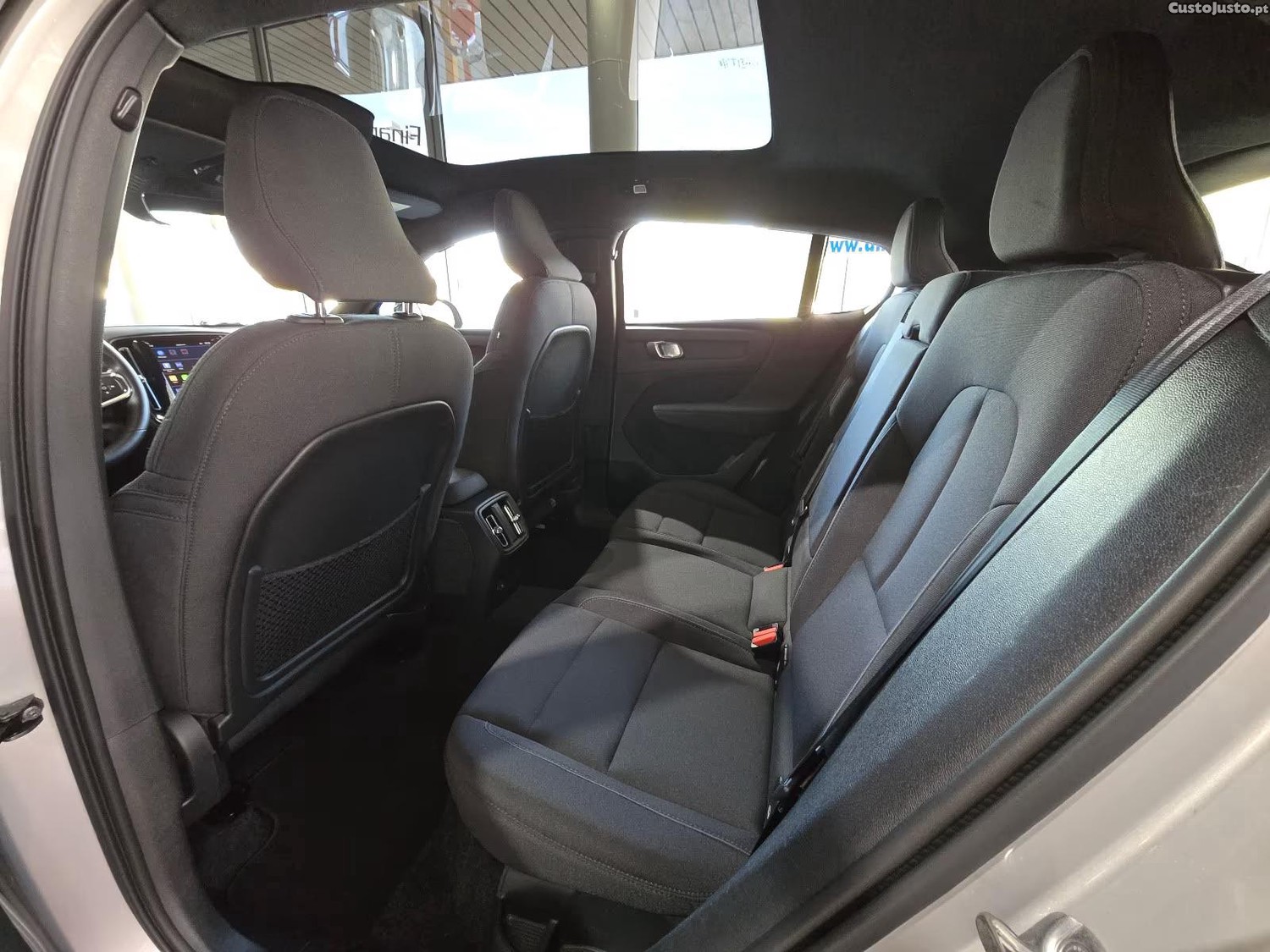 Volvo C40 Recharge Core — fotografia 3