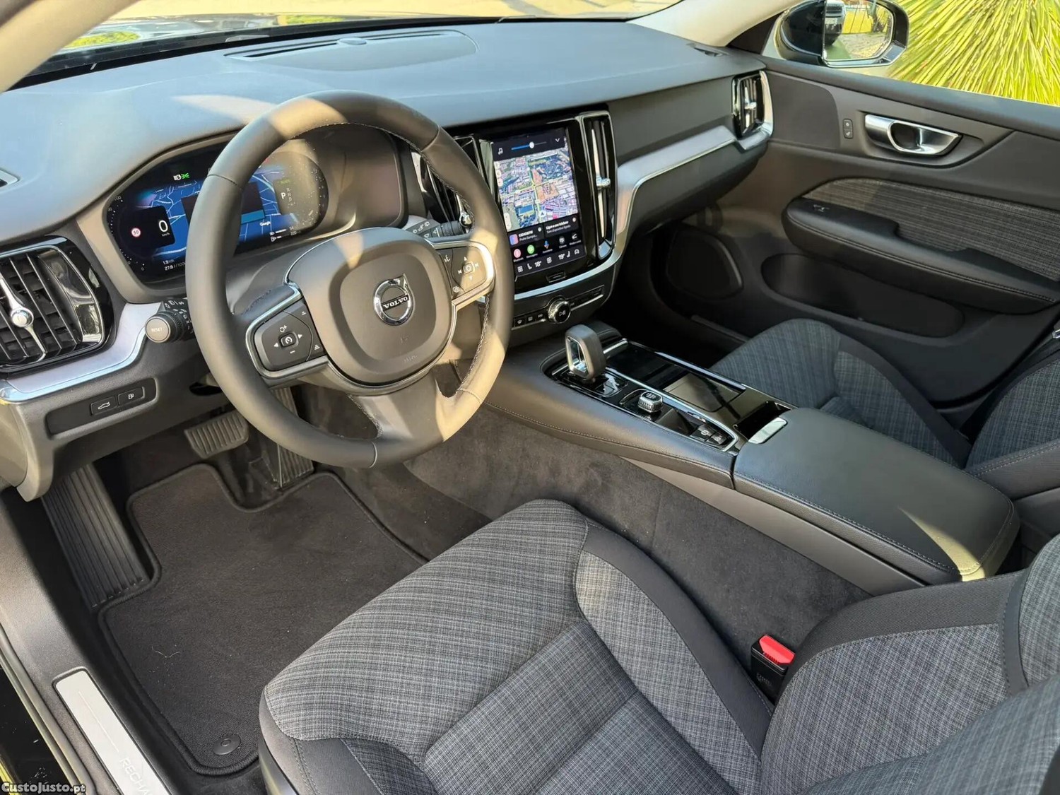Volvo V60 2.0 T6 AWD TE Essential — fotografia 29