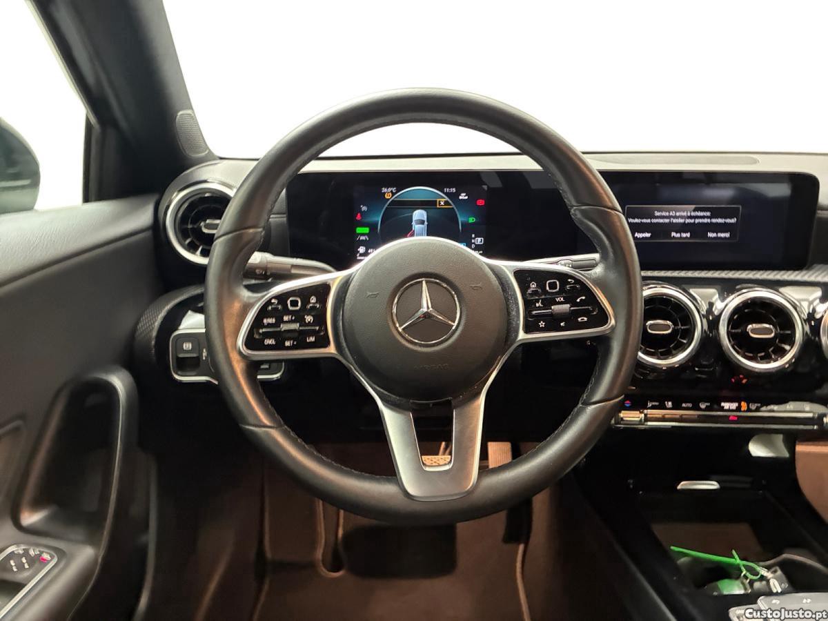 Mercedes-Benz A 250 e Business Line 8G-DCT — fotografia 7
