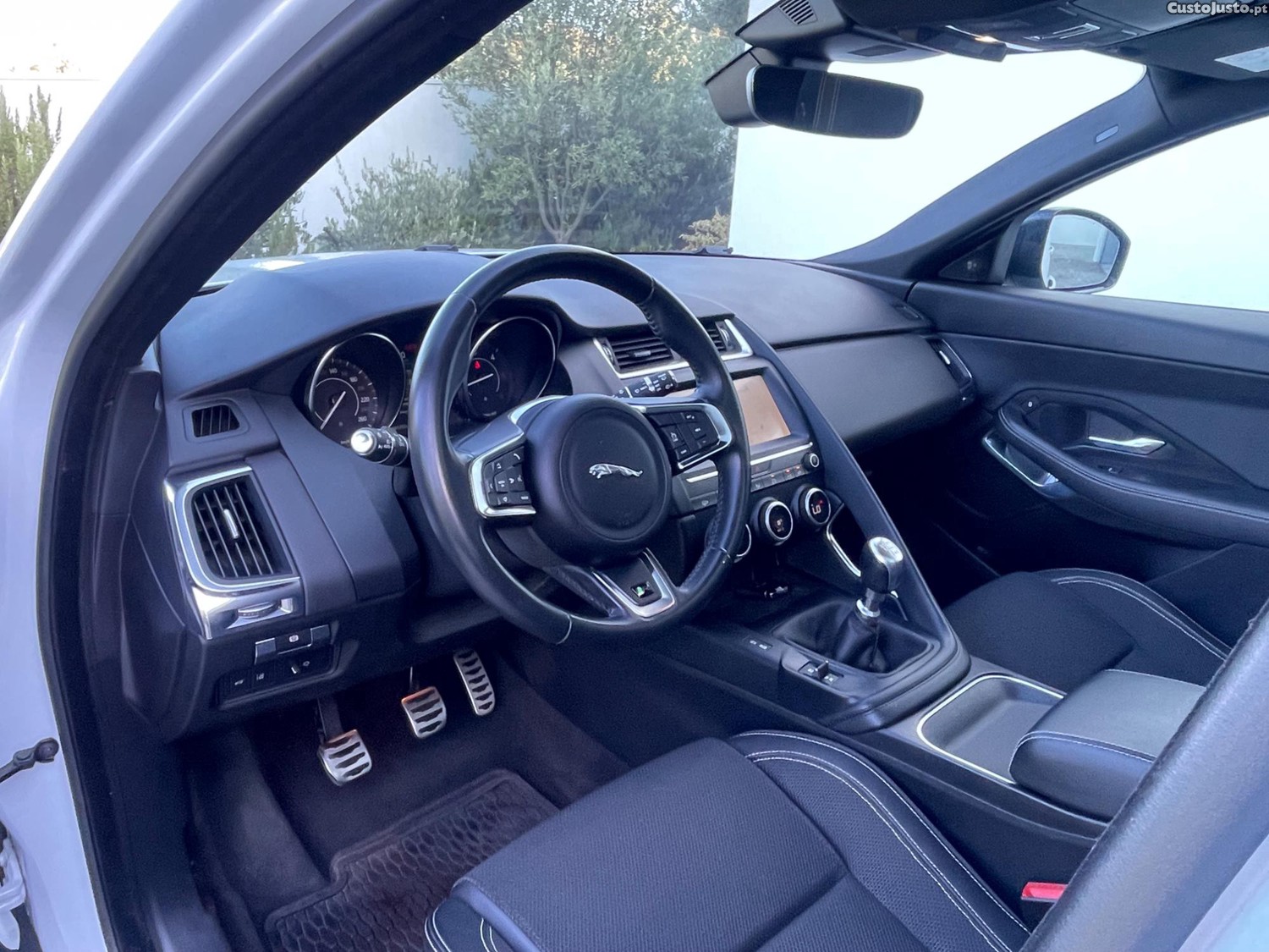 Jaguar E-Pace R-Dynamic — fotografia 4