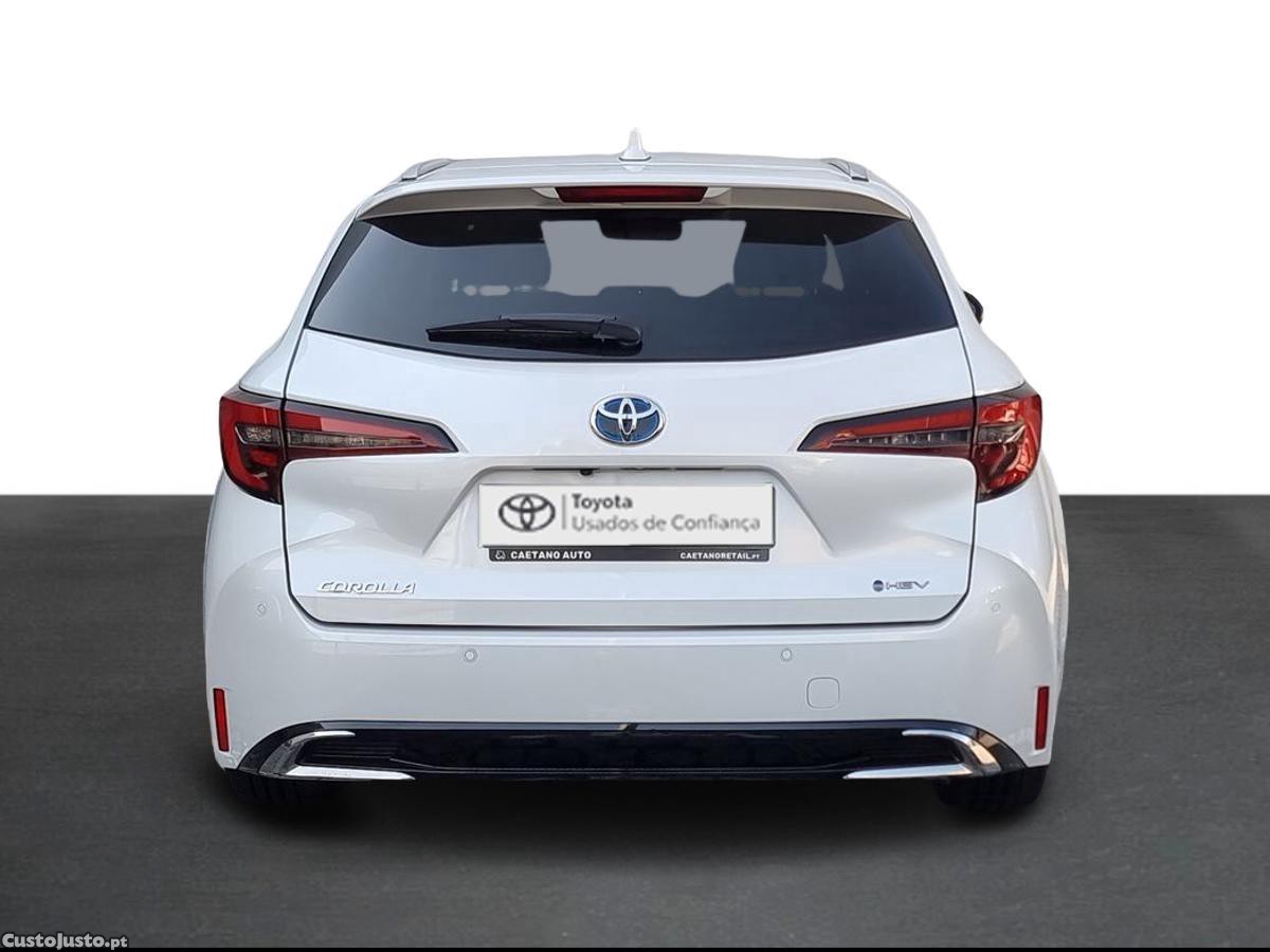 Toyota Corolla TS 1.8 Hybrid Comfort Plus — fotografia 13