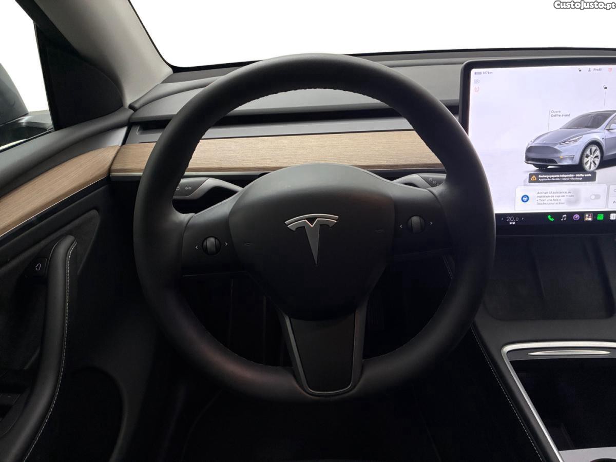 Tesla Model Y Long Range Dual Motor AWD — fotografia 7