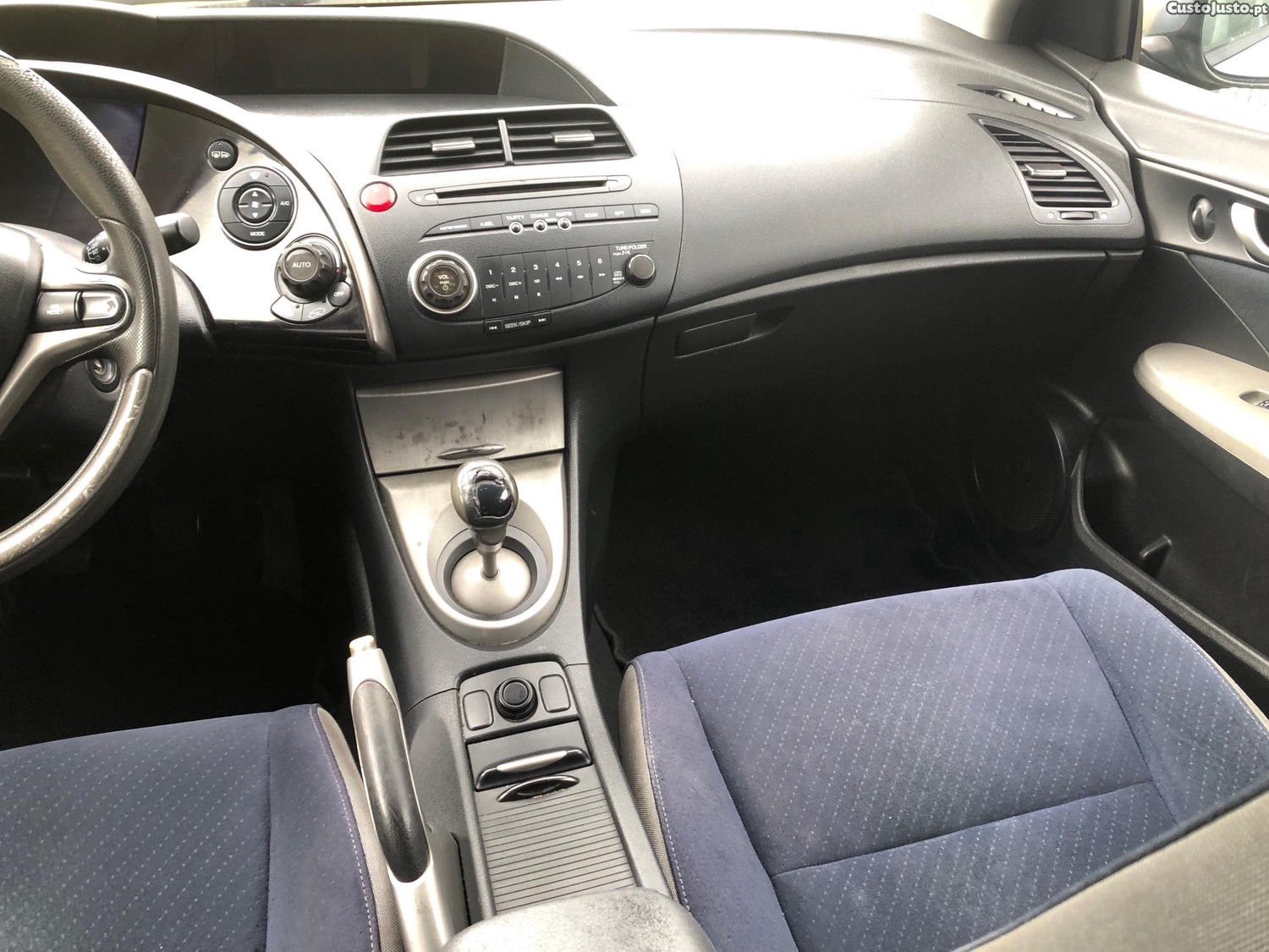 Honda Civic 1.4 — fotografia 3