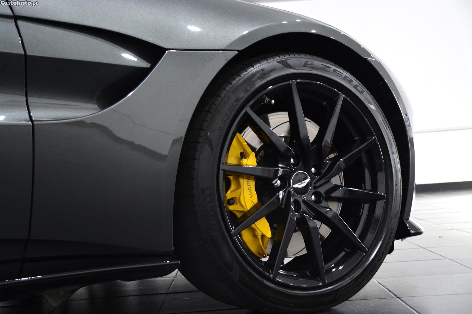 Aston Martin Vantage Roadster V8 — fotografia 3