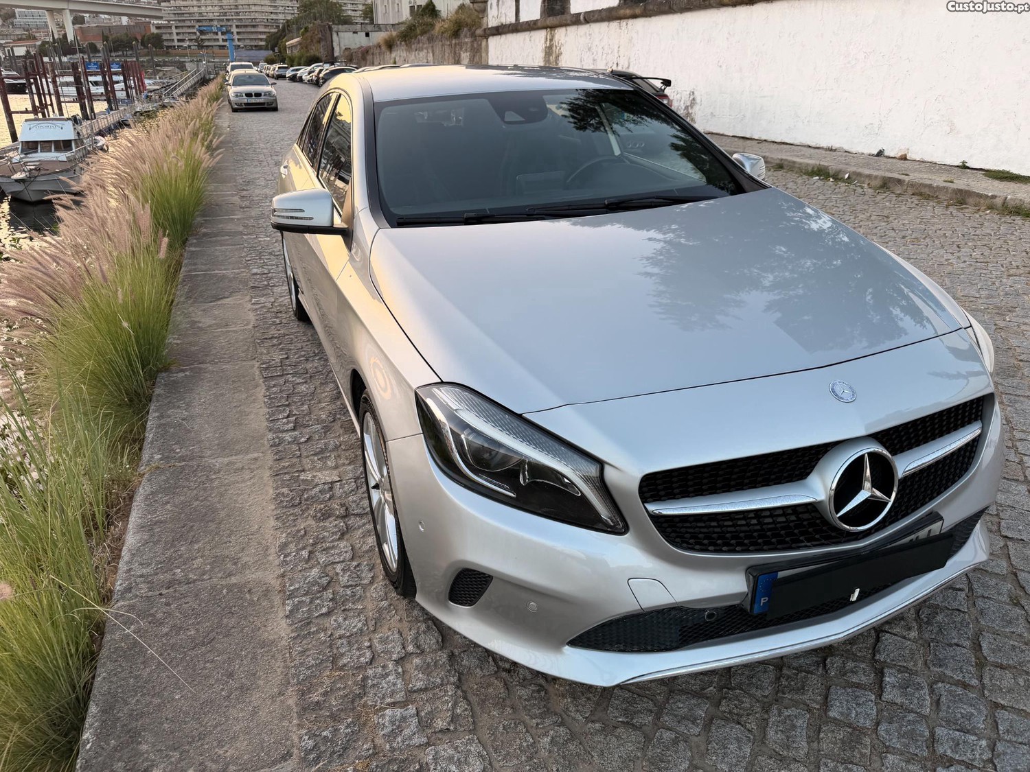 Mercedes-Benz A 200 d 7G-DCT Urban — fotografia 17