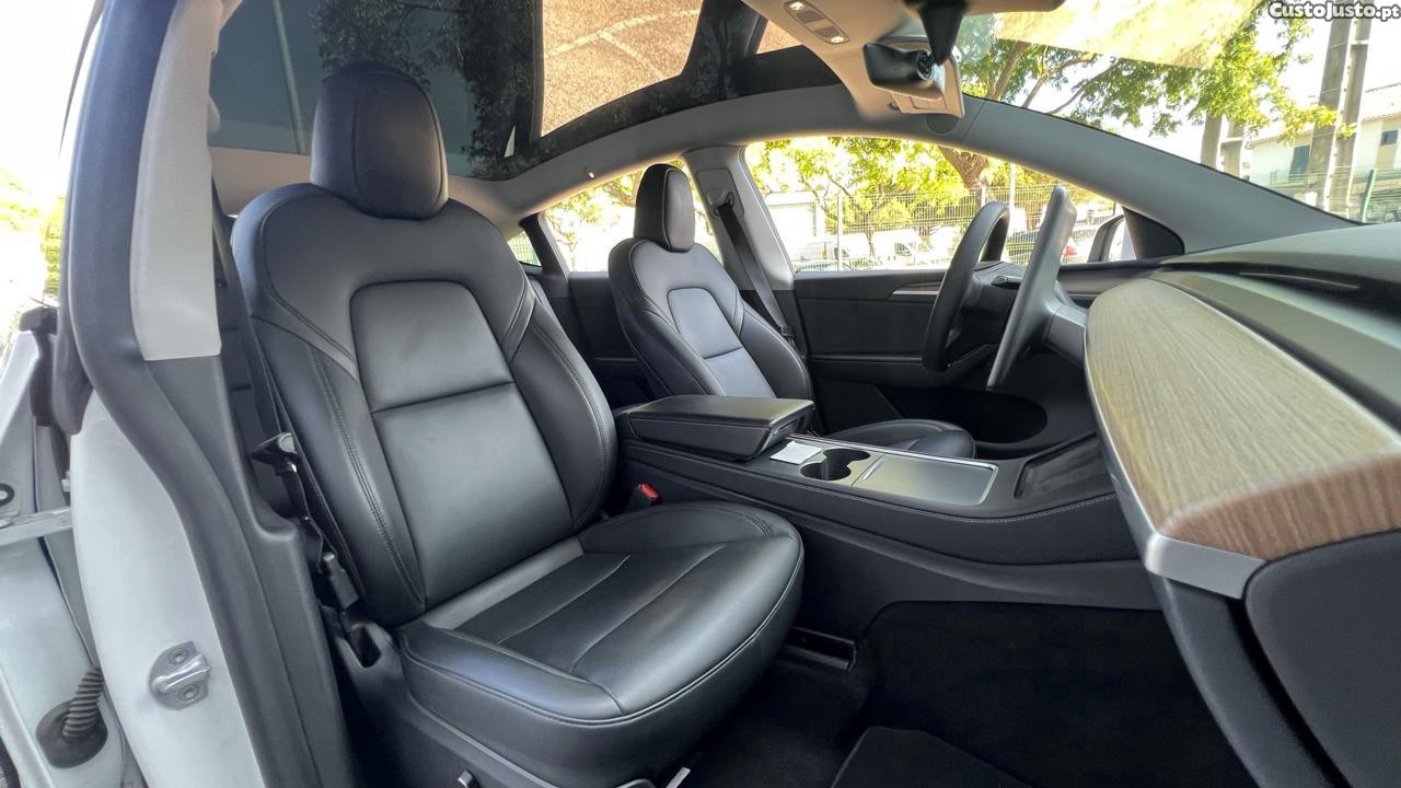 Tesla Model 3 Y — fotografia 4