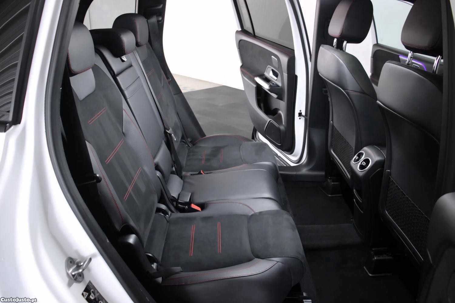 Mercedes-Benz GLB 180 d AMG Line — fotografia 3