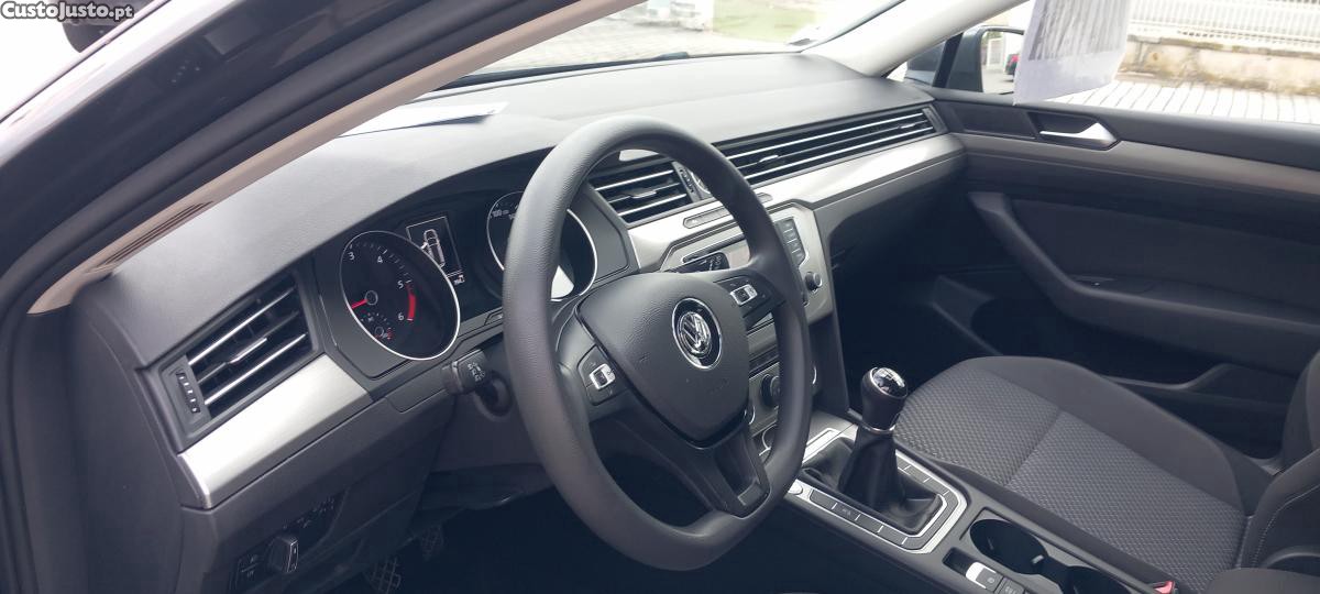 Volkswagen Passat 2.0TDI 150 CV BLUEMOTION — fotografia 9