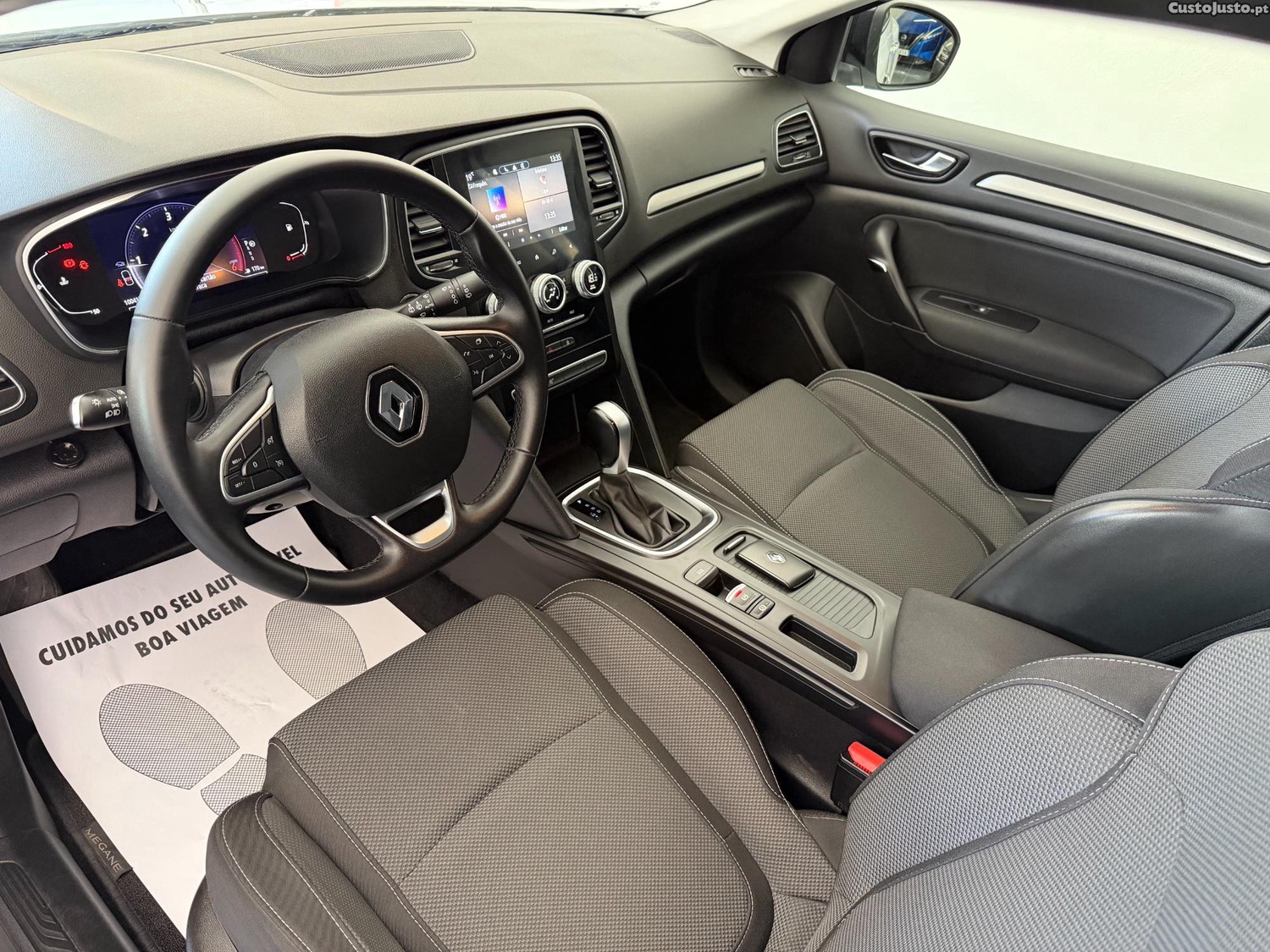 Renault Mégane Sport Tourer1.5 Blue dci Equilibre EDC — fotografia 7