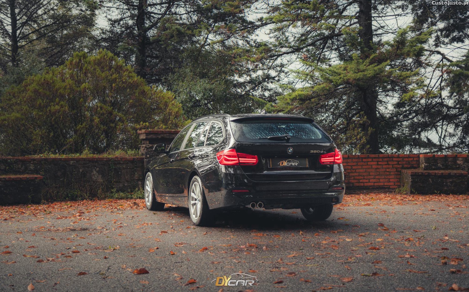 BMW 320 TOURING D — fotografia 12