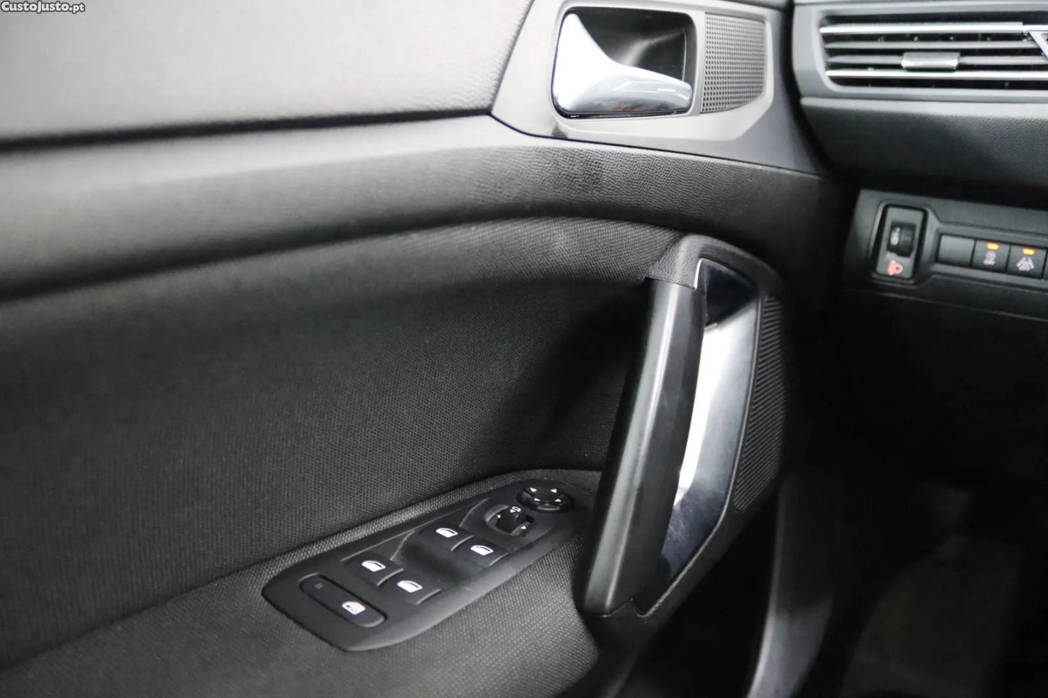 Peugeot 308 1.2 PureTech Allure EAT6 — fotografia 6
